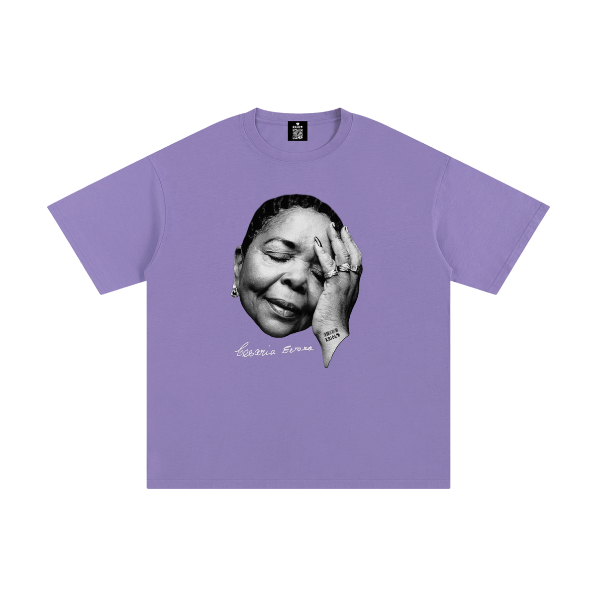 Camisa vintage com autógrafo da Cesária Évora em P&B