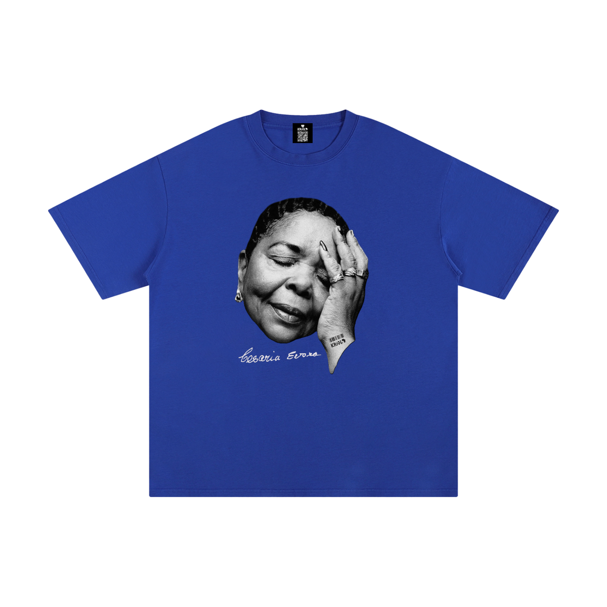 Camisa vintage com autógrafo da Cesária Évora em P&B