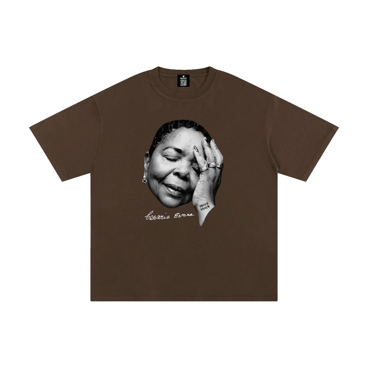 Camisa vintage com autógrafo da Cesária Évora em P&B